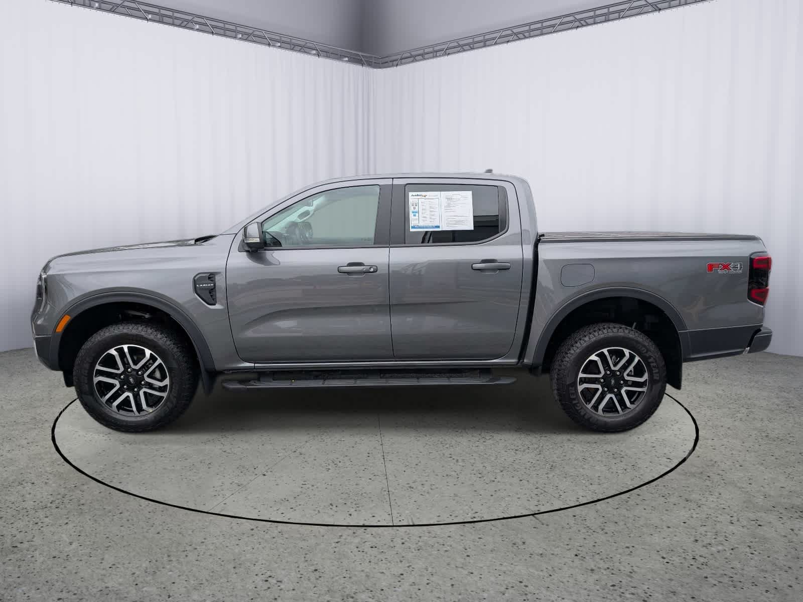 Used 2025 Ford Ranger Lariat w/ FX4 Off-Road Package AWD/4WD image 6