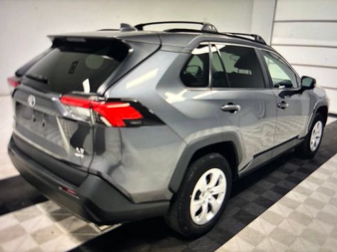 Used 2021 Toyota RAV4 LE AWD/4WD image 2