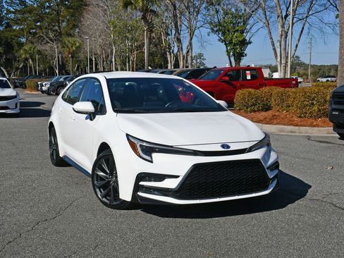 Certified 2025 Toyota Corolla SE image 6