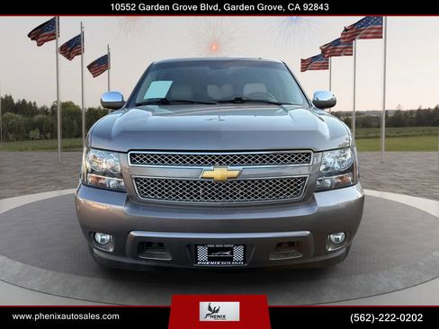 Used 2012 Chevrolet Suburban LTZ image 2