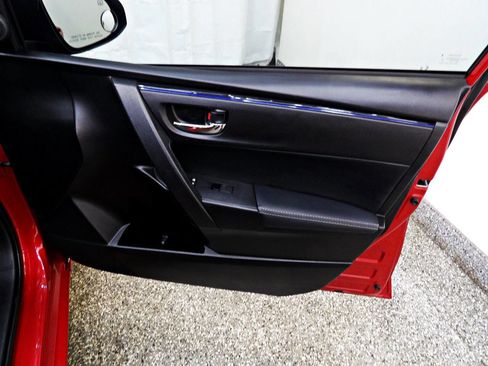 Used 2019 Toyota Corolla SE FWD image 11