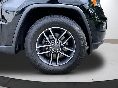 Used 2019 Jeep Grand Cherokee Laredo w/ Laredo X Package AWD/4WD image 34