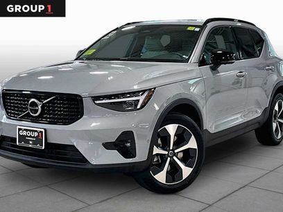 Used 2024 Volvo XC40 B5 Plus w/ Climate Package