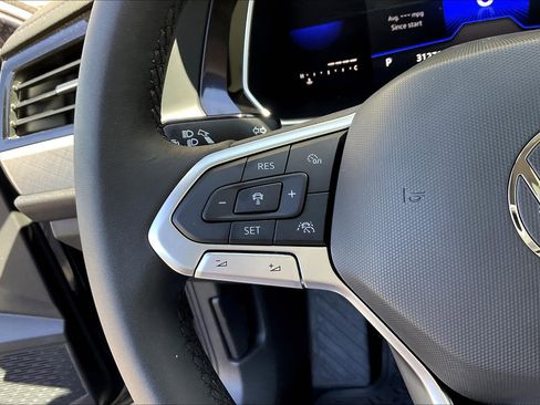 Used 2022 Volkswagen Jetta SE w/ Panoramic Sunroof Package image 18