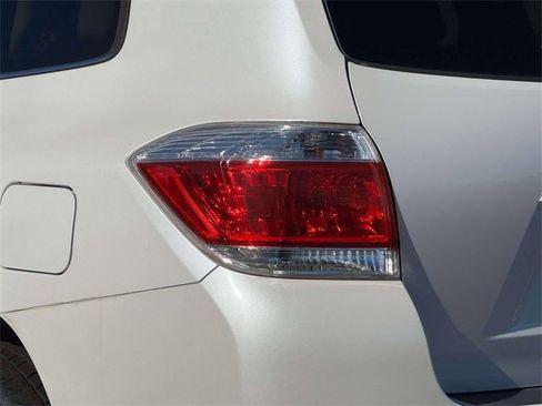 Used 2012 Toyota Highlander Limited image 9