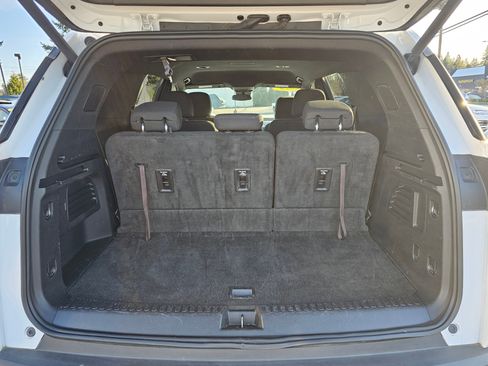 Used 2024 Chevrolet Traverse LT image 14