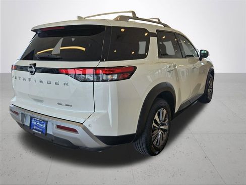 Used 2023 Nissan Pathfinder SL AWD/4WD image 7