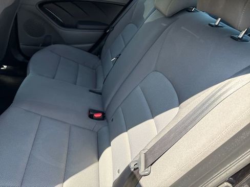 Used 2018 Kia Forte LX image 10