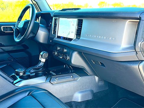 Used 2025 Ford Bronco Outer Banks AWD/4WD image 22