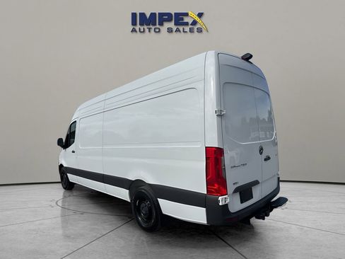 Used 2025 Mercedes-Benz Sprinter 2500 image 3