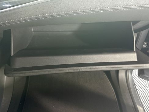 Used 2018 Buick Enclave Essence FWD image 32