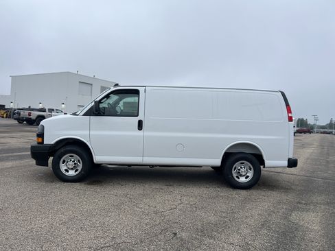 New 2025 Chevrolet Express 3500 w/ Driver Convenience Package image 2