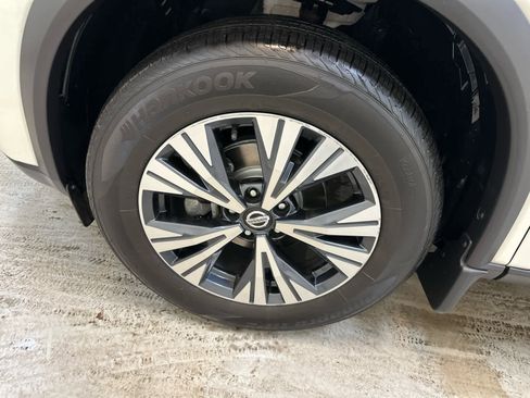 Certified 2021 Nissan Rogue SV w/ Premium Package image 12