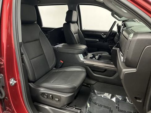 Used 2024 Chevrolet Silverado 3500 LTZ w/ LTZ Premium Package image 33