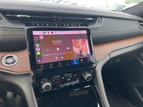 Used 2023 Jeep Grand Cherokee Summit image 17