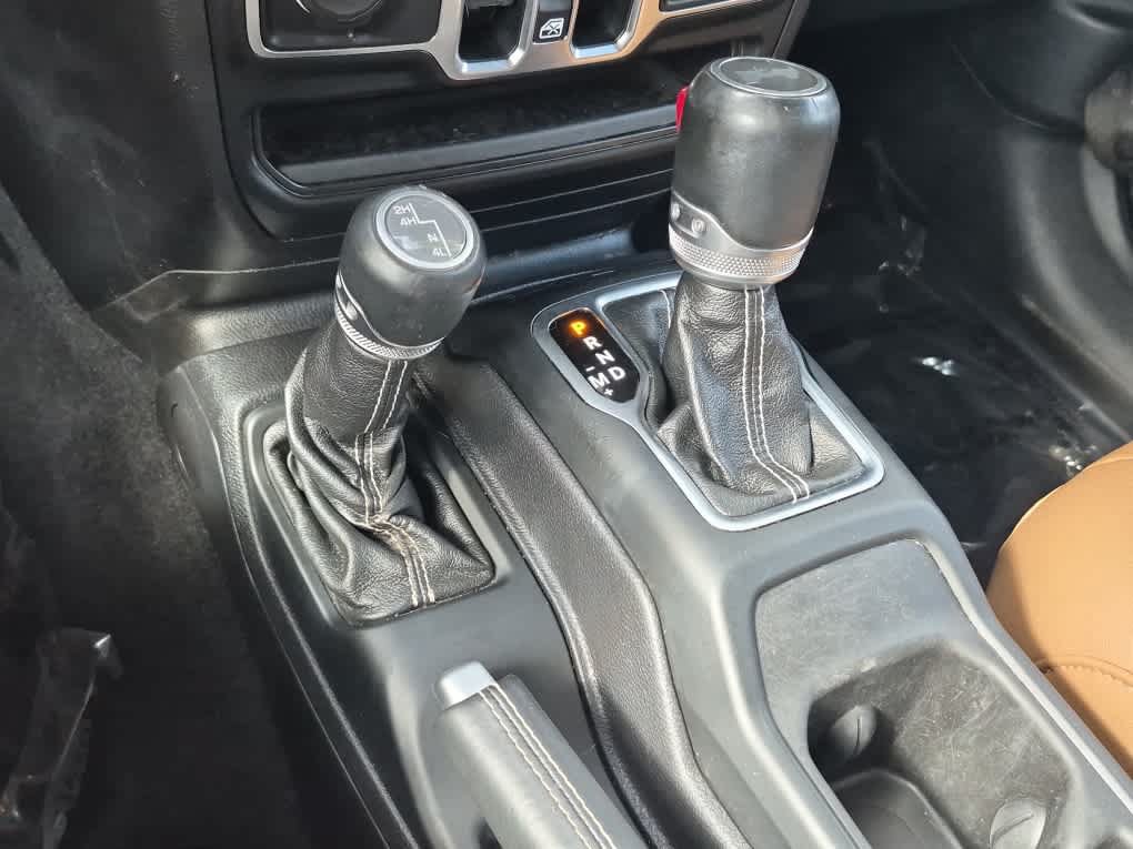 Used 2021 Jeep Wrangler Unlimited Sahara AWD/4WD image 12