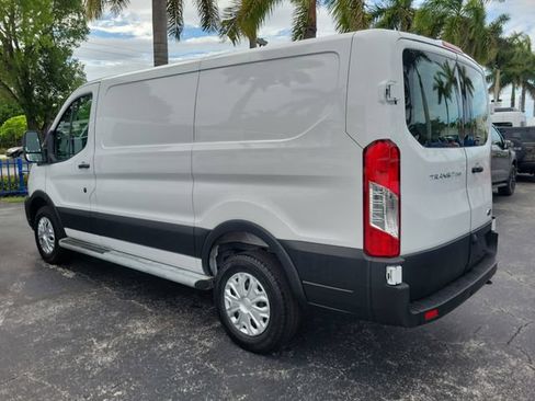 Used 2025 Ford Transit 250 Low Roof w/ Exterior Upgrade Package RWD image 4