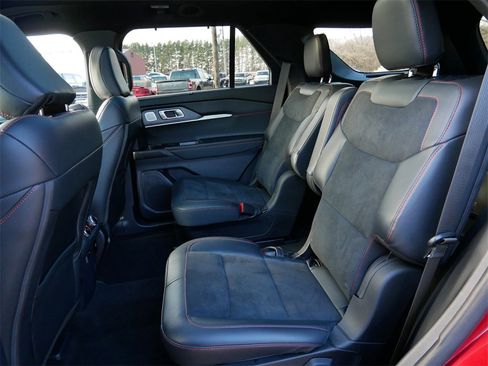 Certified 2025 Ford Explorer ST image 12