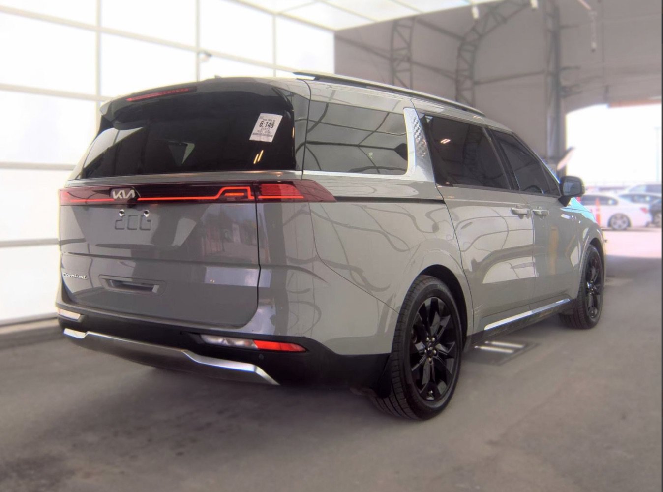 Used 2022 Kia Carnival SX Prestige FWD image 4