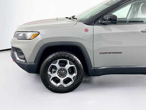 Used 2022 Jeep Compass Trailhawk w/ Trailhawk Convenience Group AWD/4WD image 38