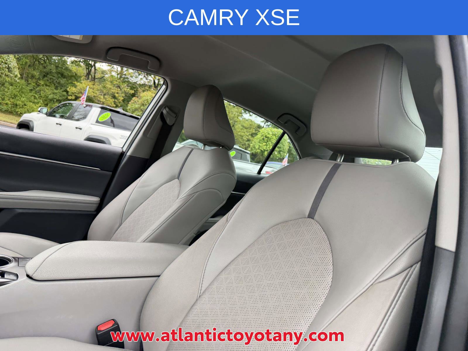 Used 2024 Toyota Camry XSE FWD image 8
