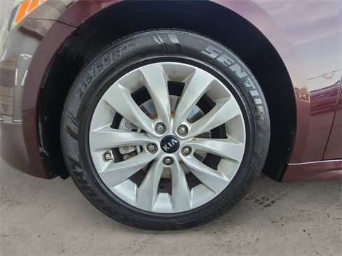 Used 2018 Kia Optima EX w/ Premium Package image 14