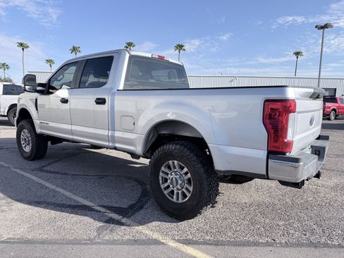 Used 2017 Ford F250 XL w/ STX Appearance Package AWD/4WD image 3