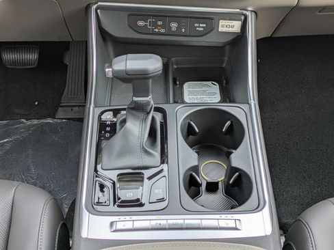 New 2026 Kia Carnival EX FWD image 22
