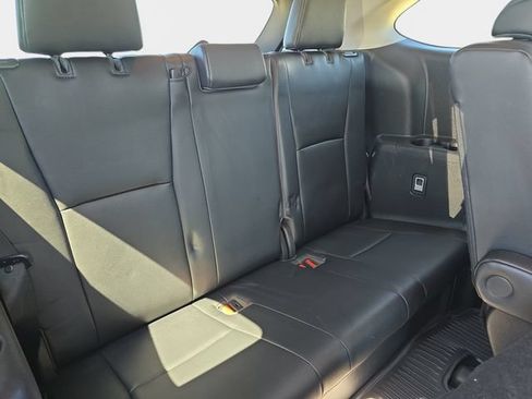 Used 2020 Toyota Highlander XLE AWD/4WD image 16
