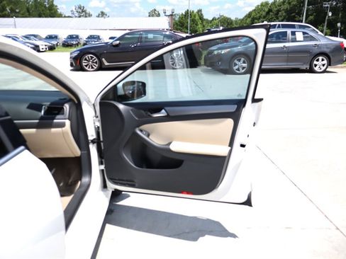Used 2013 Volkswagen Jetta TDI FWD image 26