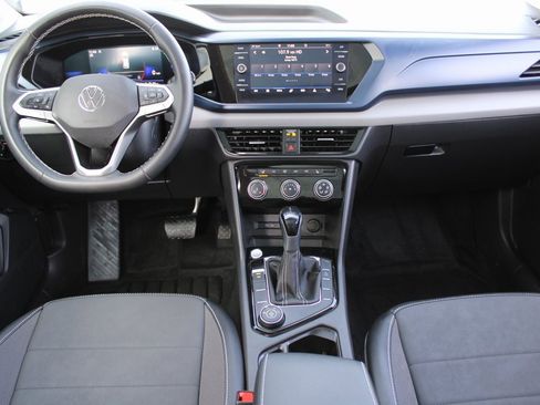 Certified 2023 Volkswagen Taos SE w/ Panoramic Sunroof Package image 20