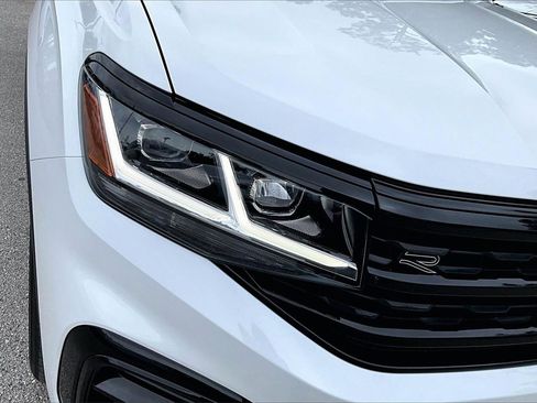 Used 2023 Volkswagen Atlas SEL R-Line image 12