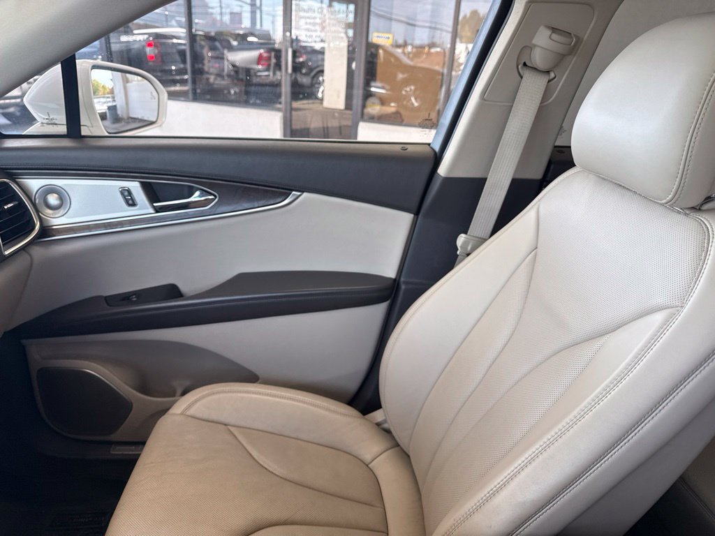 Used 2016 Lincoln MKX Reserve w/ Luxury Package AWD/4WD image 24