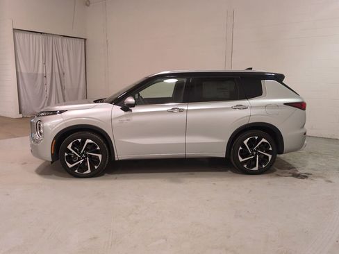 New 2025 Mitsubishi Outlander SEL image 7