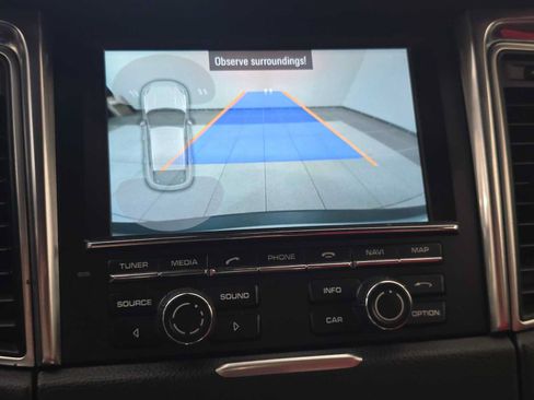 Used 2015 Porsche Macan Turbo AWD/4WD image 14