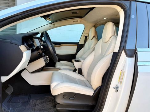 Used 2018 Tesla Model X 100D image 18
