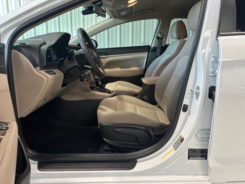 Used 2020 Hyundai Elantra SEL w/ Winter Weather Package FWD image 8