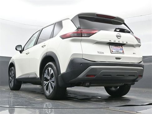 Used 2023 Nissan Rogue SV image 25