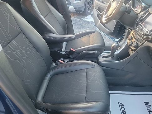 Used 2020 Chevrolet Trax LT w/ LT Convenience Package image 23