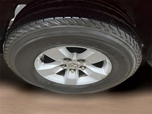 Used 2021 RAM 1500 Classic SLT image 35