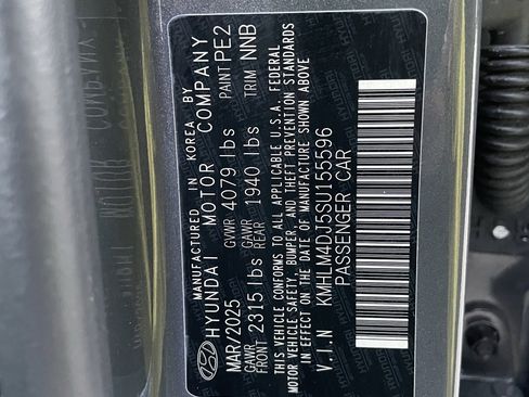 Used 2025 Hyundai Elantra Blue image 28