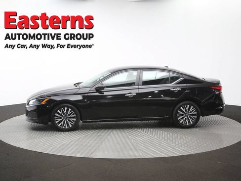 Used 2024 Nissan Altima 2.5 SV FWD image 59