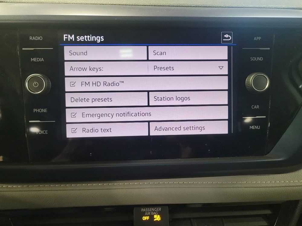Used 2023 Volkswagen Taos SE w/ Panoramic Sunroof Package AWD/4WD image 25