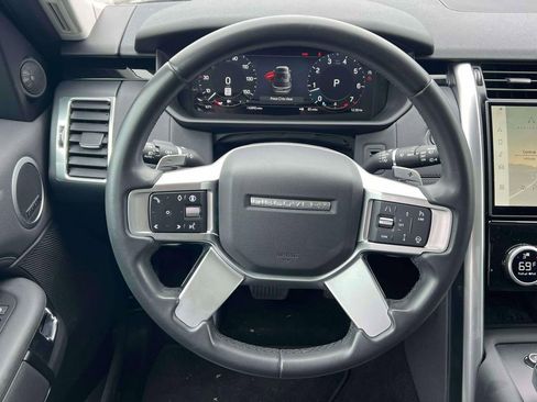 Used 2024 Land Rover Discovery S AWD/4WD image 13