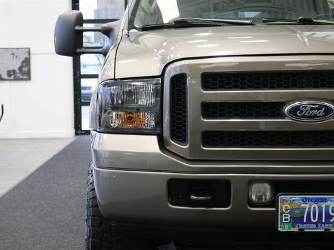 Used 2005 Ford Excursion Limited image 43