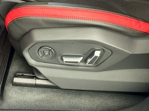 Used 2024 Lamborghini Urus S image 21