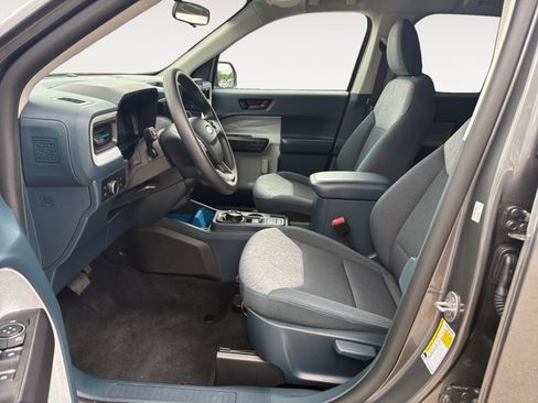 Used 2025 Ford Maverick XLT image 19