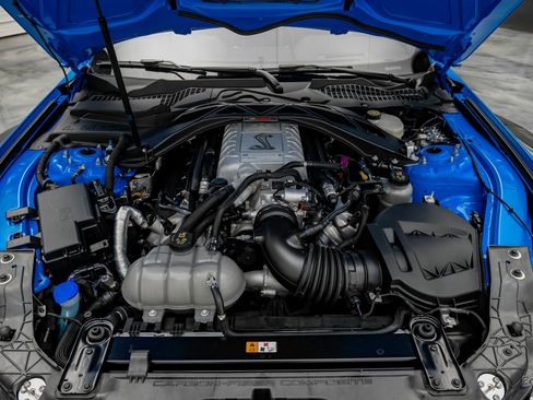 Used 2022 Ford Mustang Shelby GT500 w/ Carbon Fiber Track Pack image 3