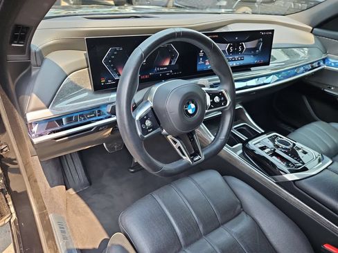 Used 2025 BMW 740i xDrive AWD/4WD image 13