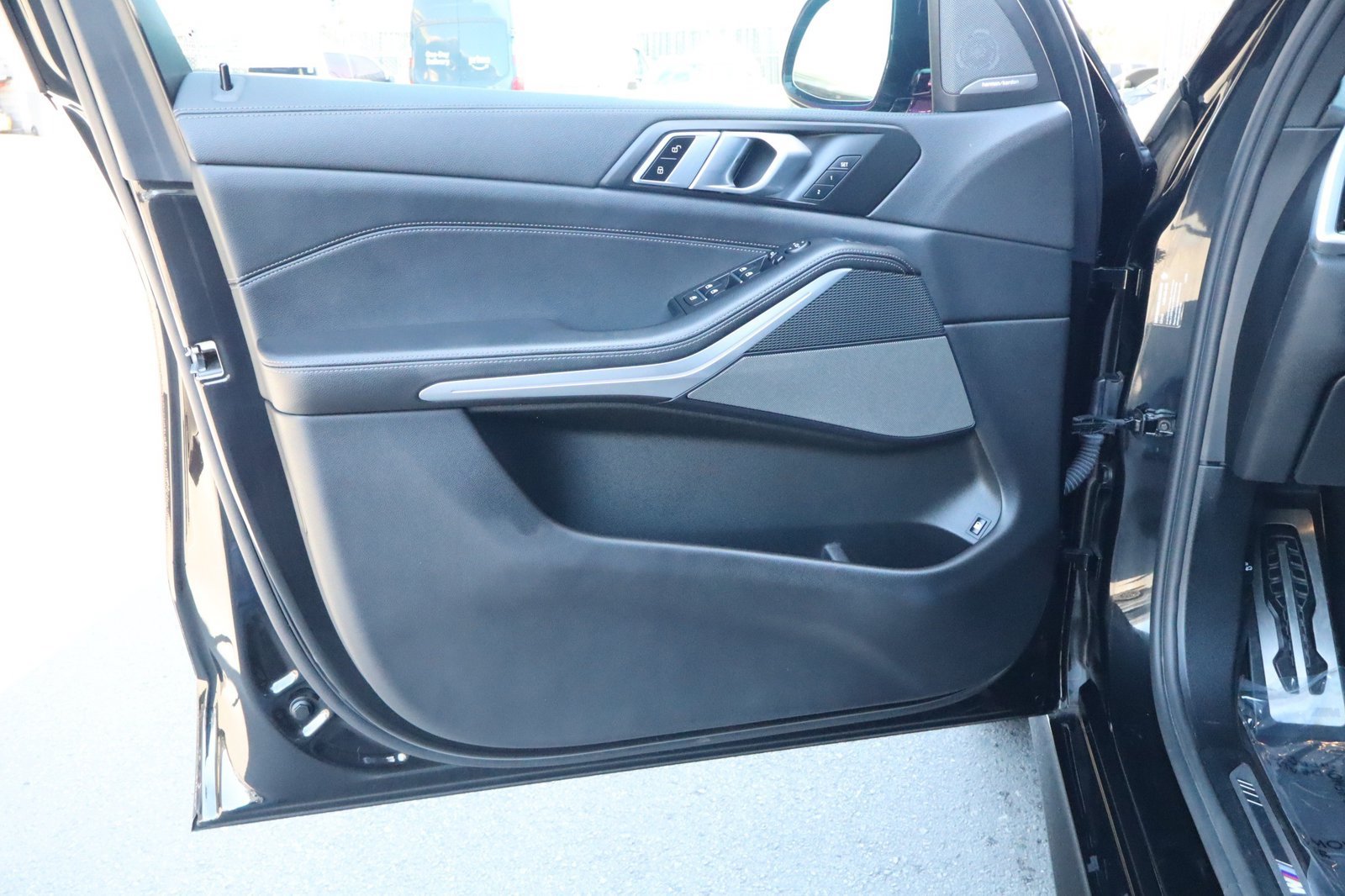 Used 2022 BMW X5 xDrive45e w/ M Sport Package AWD/4WD image 18